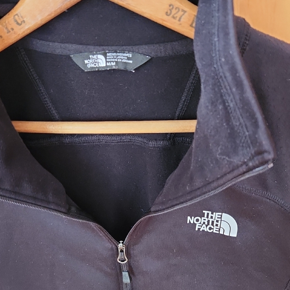 The North Face Men's Black Quarter-Zip Jacket - Picture 2 of 3